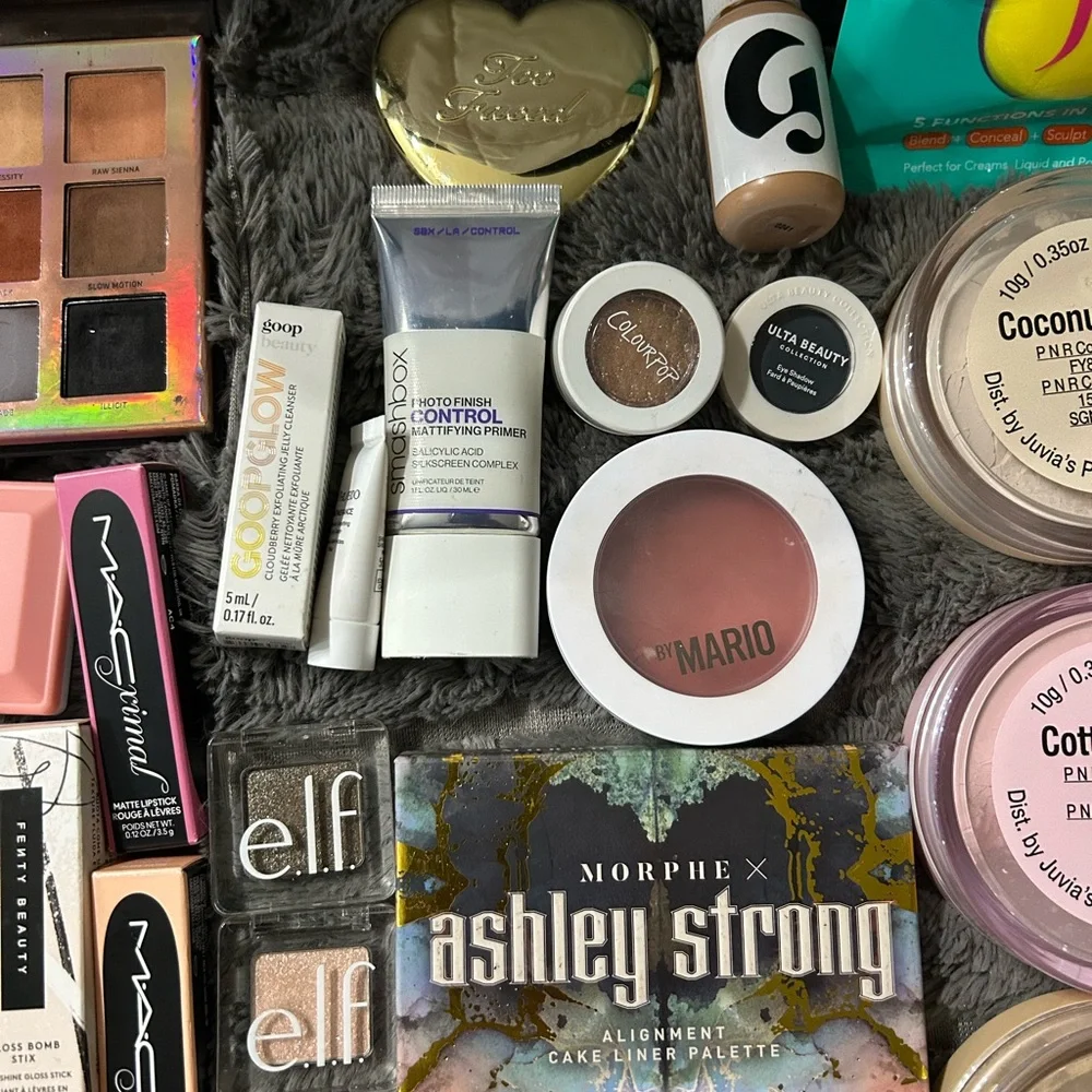 36pc Makeup lot - Picture 6 of 10